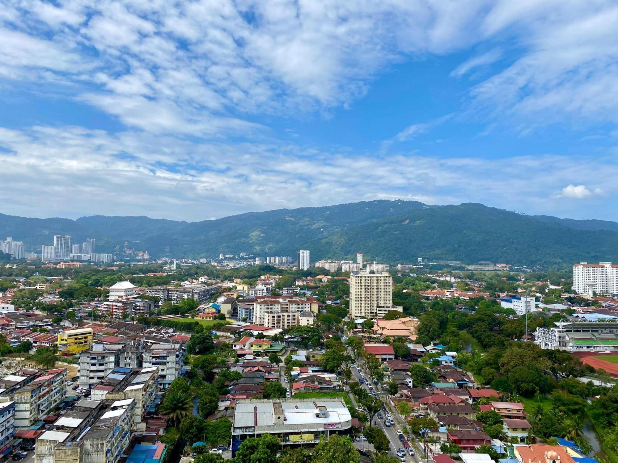 Beacon Executive Suite By Staycation Homestay George Town Exterior photo